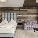 Апартаменти Wallis By Interhome